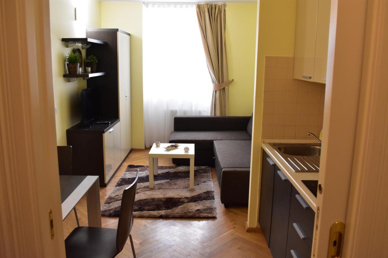 Apartment Vikroria - Halkova 5 Praga Zewnętrze zdjęcie