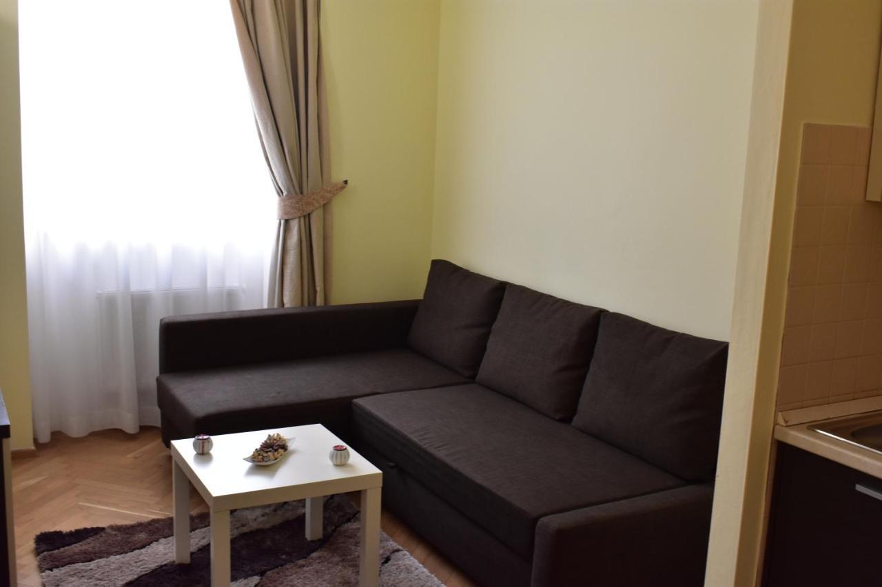 Apartment Vikroria - Halkova 5 Praga Zewnętrze zdjęcie