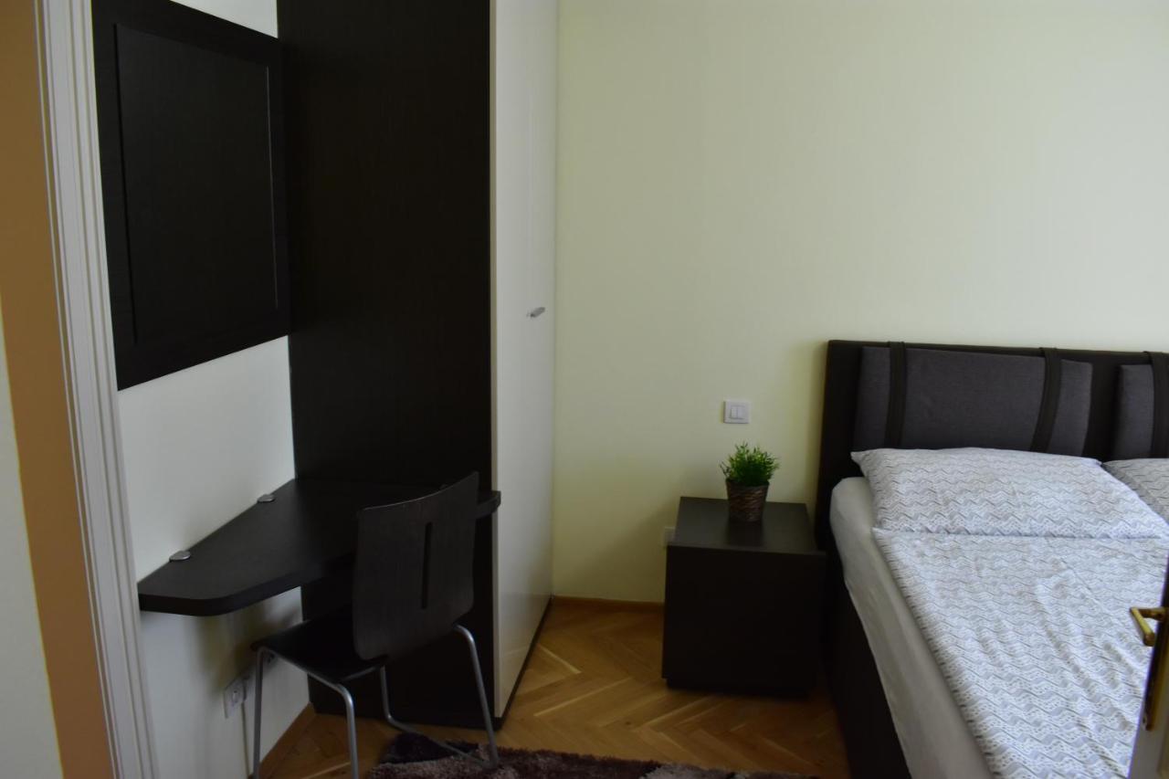 Apartment Vikroria - Halkova 5 Praga Zewnętrze zdjęcie