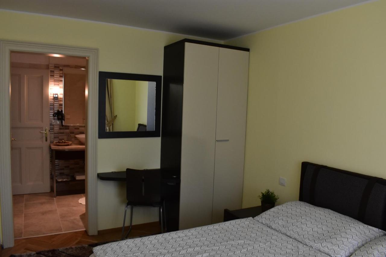 Apartment Vikroria - Halkova 5 Praga Zewnętrze zdjęcie