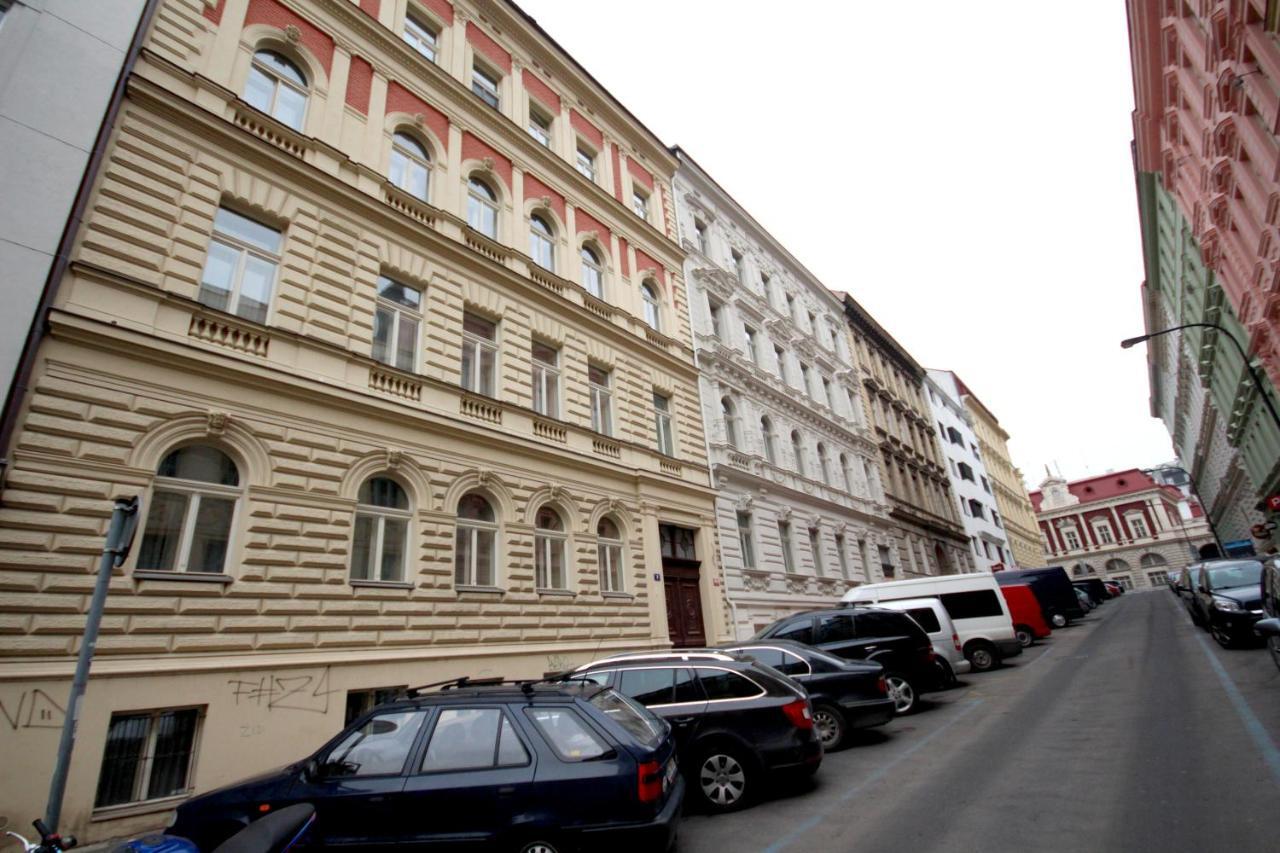 Apartment Vikroria - Halkova 5 Praga Zewnętrze zdjęcie