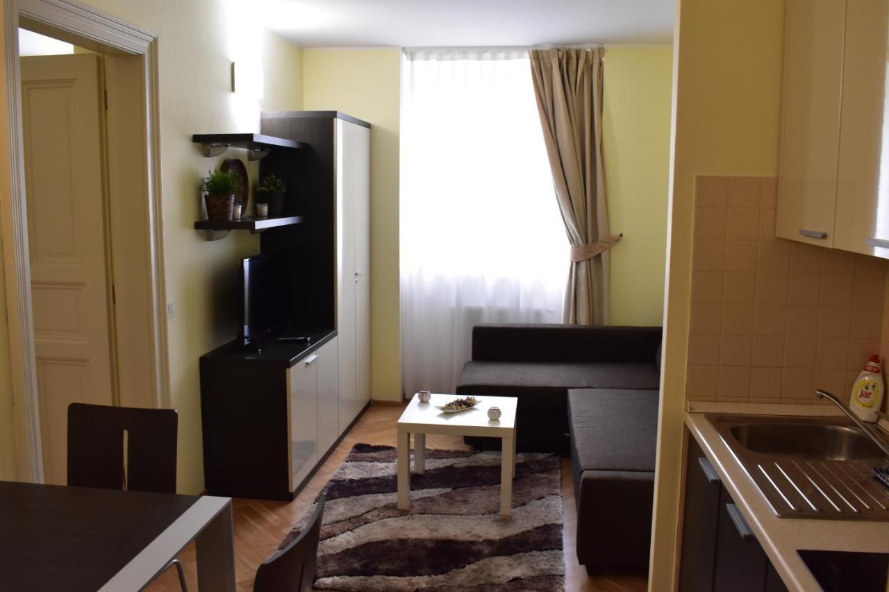 Apartment Vikroria - Halkova 5 Praga Zewnętrze zdjęcie